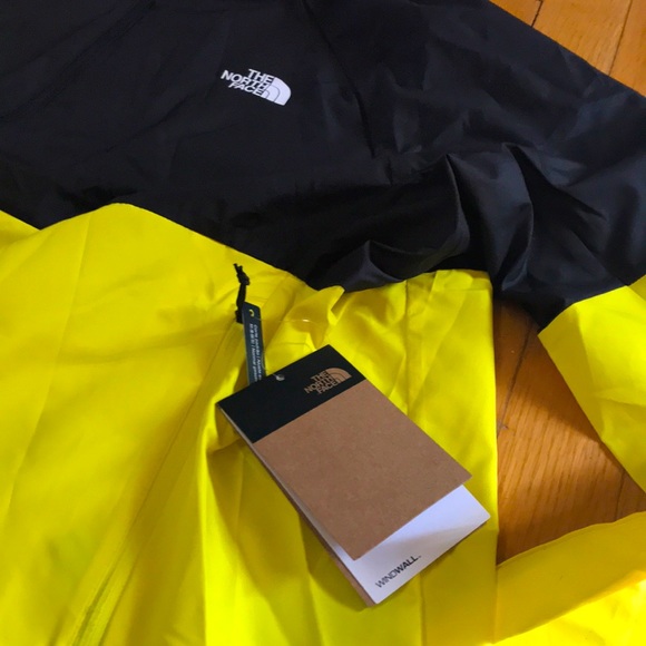 Sold ✅NORTH FACE 🏔Women hooded jacket athletic - Picture 4 of 12